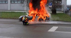 PORSCHE-991-GT3-ON-FIRE-2