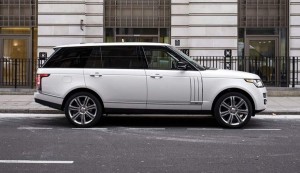 RANGE-ROVER-LWB-HYBRID-3