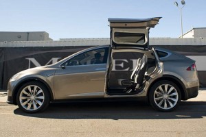 Tesla-Model-X-2