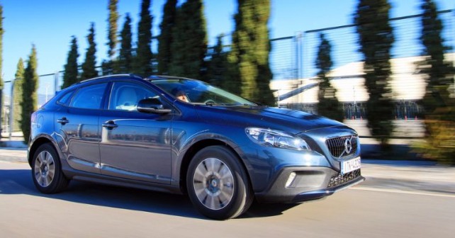 VOLVO-V40-CROSS-COUNTRY (1)