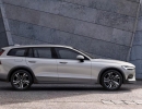 New Volvo V60 Cross Country exterior