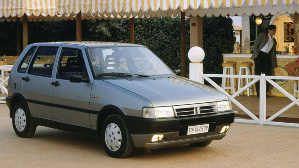 Το Fiat Uno, το διάστημα και η παραγωγή Robogate carzine.gr